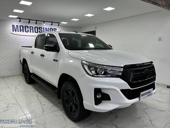 TOYOTA HILUX 2.8 SRX 4X4 CD 16V DIESEL 4P AUTOMÁTICO TOYOTA HILUX 2.8 SRX 4X4 CD 16V DIESEL 4P AUTOMÁTICO